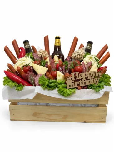  Lădiță cu bere și gustare de mezeluri „Happy Birthday”
