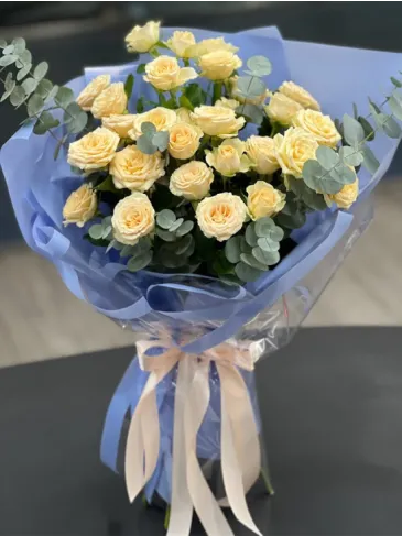 Buchet din trandafiri spray "Irina"