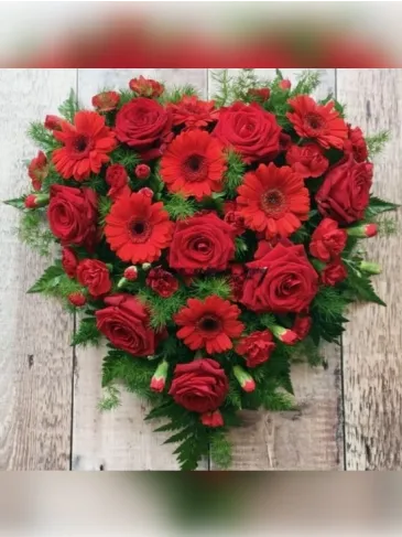 Funeral wreath "Memory in Crimson"