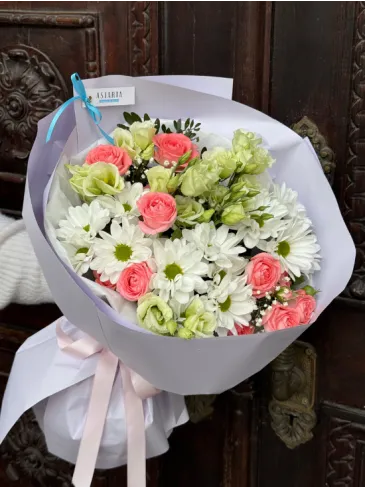Buchet din crizantemă, trandafir spray și eustoma „Michaela”