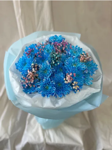 Bouquet of chrysanthemums "Zefirka"