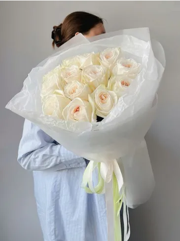 Buchet de trandafiri albi „Silicia”