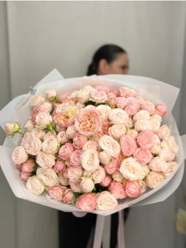 Buchet din trandafiri spray „Vivien”
