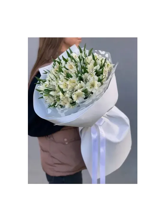 Buchet de alstroemerii albe „Leia”