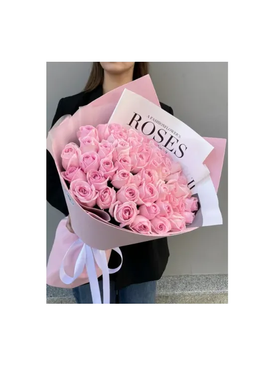 Buchet din 51 de trandafiri roz olandezi