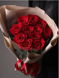  Buchet de 11 trandafiri roșii "Stella"