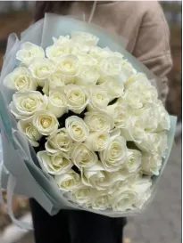 Buchet din 51 trandafir alb "Estelle"