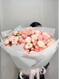 Buchet din trandafiri spray „Vivien”