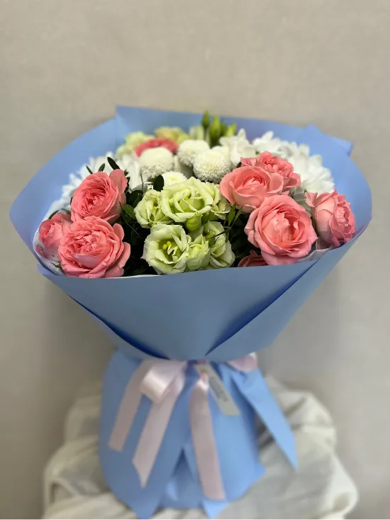Bouquet of chrysanthemums, eustoma and spray roses "Veronica"